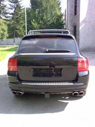 2003 Porsche Cayenne Photos