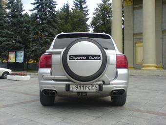 2003 Porsche Cayenne Pictures