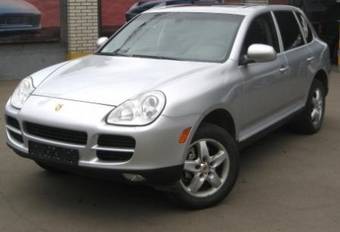2003 Porsche Cayenne Photos