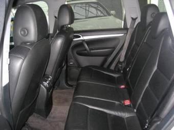 2003 Porsche Cayenne Photos
