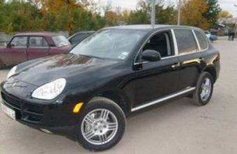 2003 Porsche Cayenne Photos