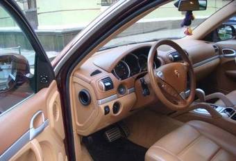 2003 Porsche Cayenne Photos