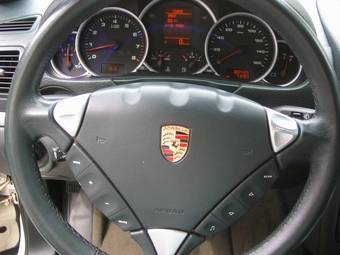 2003 Porsche Cayenne Pictures