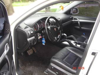 2003 Porsche Cayenne Pictures