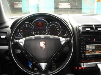 2003 Porsche Cayenne Wallpapers