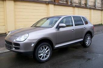 2003 Porsche Cayenne Pictures