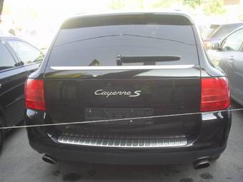 2003 Porsche Cayenne Photos