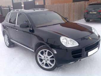 2004 Porsche Cayenne Pictures