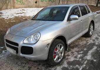 2004 Porsche Cayenne Photos