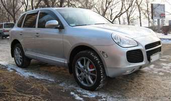 2004 Porsche Cayenne Pictures