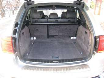 2004 Porsche Cayenne Images