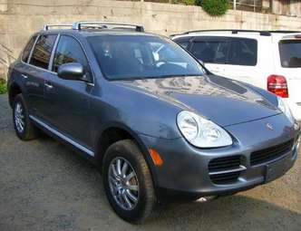 2004 Porsche Cayenne Pictures