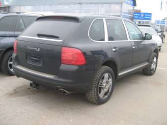 2004 Porsche Cayenne Images