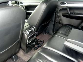 2004 Porsche Cayenne Pictures