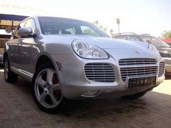 2004 Porsche Cayenne Pics