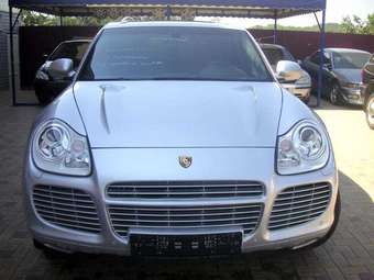 2004 Porsche Cayenne Pictures