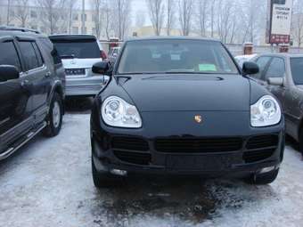 2004 Porsche Cayenne Pictures