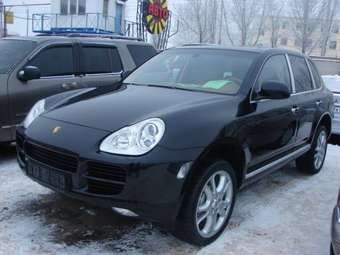 2004 Porsche Cayenne Pictures