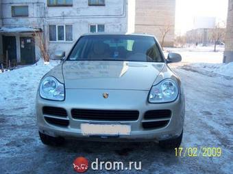 2004 Porsche Cayenne Images