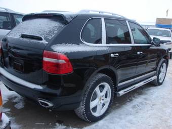 2004 Porsche Cayenne Pictures