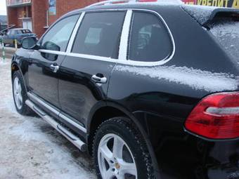 2004 Porsche Cayenne Pictures