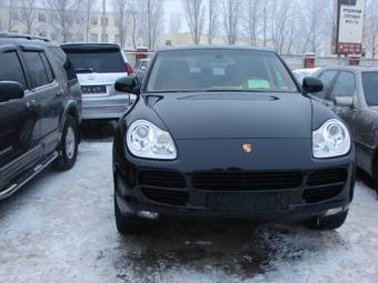 2004 Porsche Cayenne Pictures