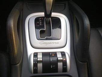 2004 Porsche Cayenne Photos