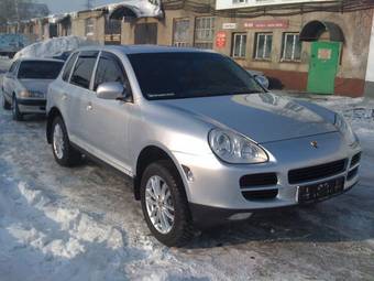 2004 Porsche Cayenne Images