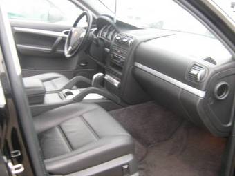 2004 Porsche Cayenne Photos