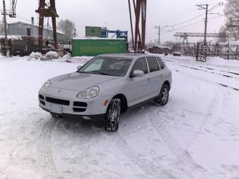 2004 Porsche Cayenne Photos