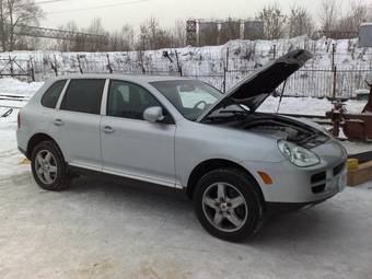 2004 Porsche Cayenne Pictures