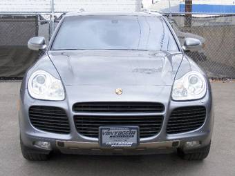 2004 Porsche Cayenne Photos