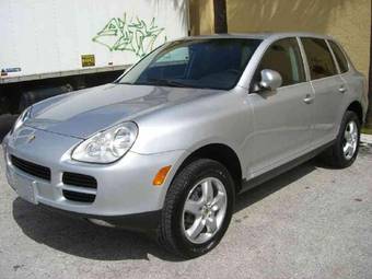 2004 Porsche Cayenne Photos