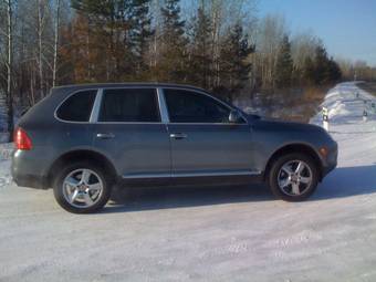 2004 Porsche Cayenne Pictures