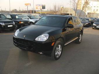 2004 Porsche Cayenne Pictures