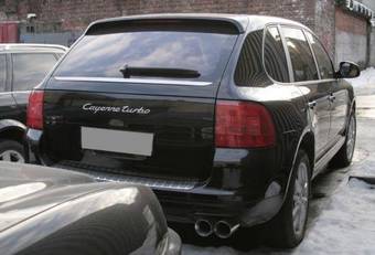2004 Porsche Cayenne Pictures