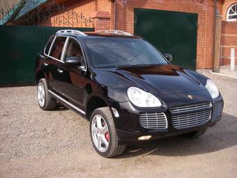 2004 Porsche Cayenne Wallpapers