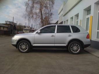 2004 Porsche Cayenne Pics