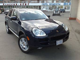 2004 Porsche Cayenne Photos