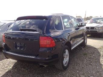 2004 Porsche Cayenne Photos
