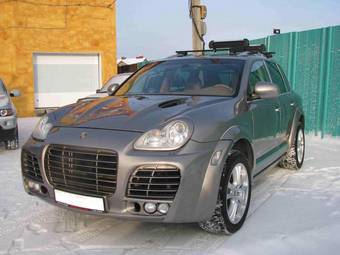 2004 Porsche Cayenne Photos