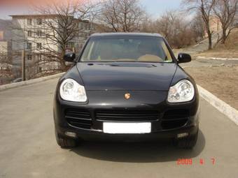 2004 Porsche Cayenne Photos