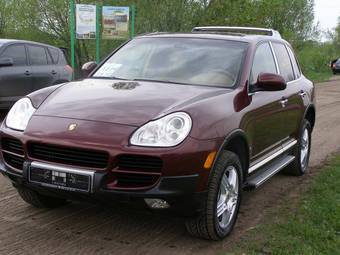 2004 Porsche Cayenne Images