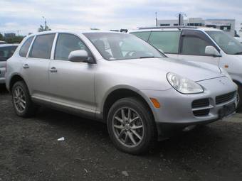 2004 Porsche Cayenne Pictures