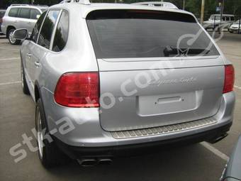 2004 Porsche Cayenne Images
