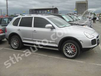 2004 Porsche Cayenne Pictures