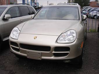 2004 Porsche Cayenne Images