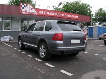 2004 Porsche Cayenne Images