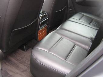 2004 Porsche Cayenne Photos
