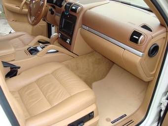 2004 Porsche Cayenne Wallpapers